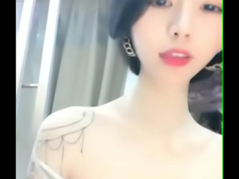 Luscious and Alluring Beauty Unleashed - Exclusive Look at Ugly Hei's Seductive Aunt