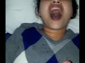 JAV Cutie Gives Epic Facial of Luscious Proportions!