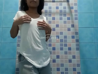 JAV Beauty - Adorable Filipina Teen and Her Seductive Shower Time - Must-See!